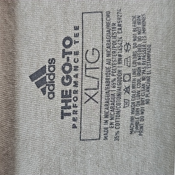 Mens Adidas tshirt - Picture 2 of 2